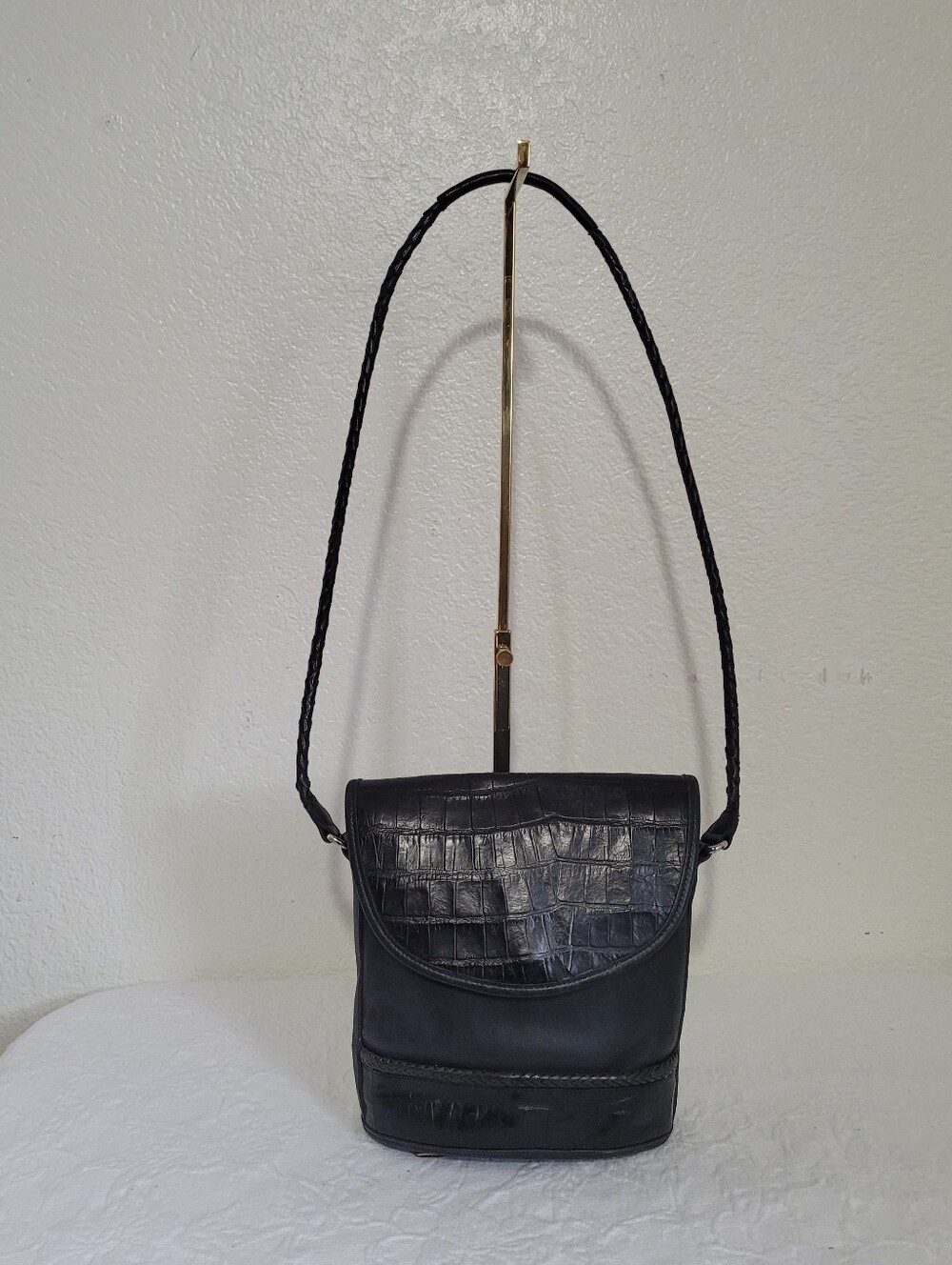 Y2K Brighton Melanie Black Crocodile Embossed Leather Bucket Shoulder Bag